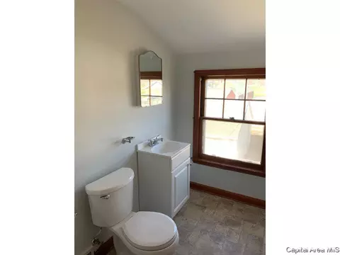 2065 N 6th St, Springfield, IL 62702 photo 17