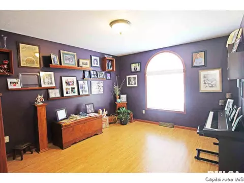 4625 Barrington, Springfield, IL 62711 photo 9