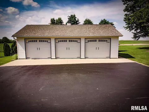101 E Ontario Rd, Oneida, IL 61467 photo 6