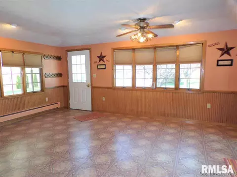 101 E Ontario Rd, Oneida, IL 61467 photo 12