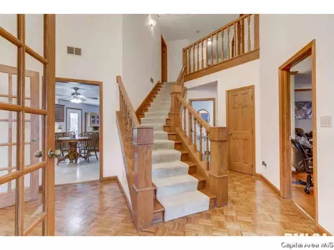 809 Wood Pointe Dr, Springfield, IL 62702 photo 2