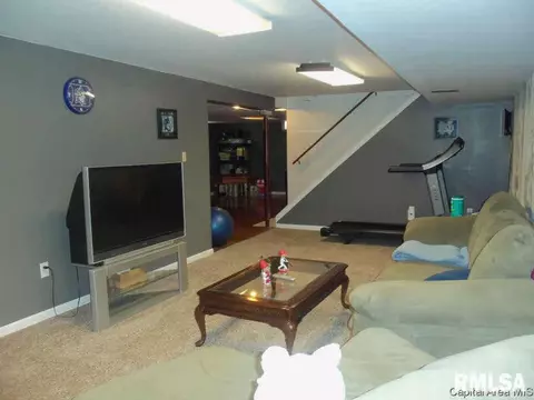 321 Astoria Rd, Springfield, IL 62704 photo 6