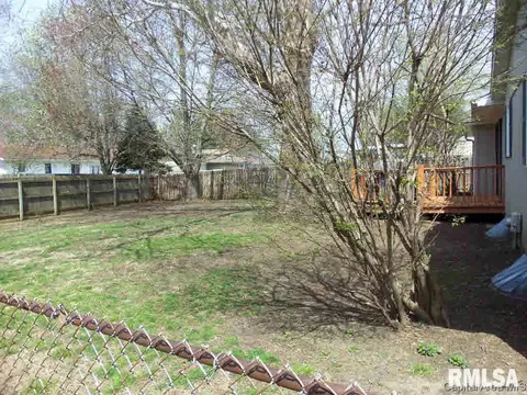 321 Astoria Rd, Springfield, IL 62704 photo 2