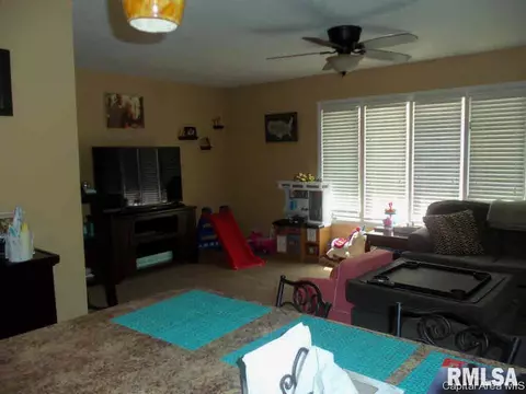 321 Astoria Rd, Springfield, IL 62704 photo 5