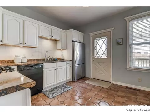 721 S Douglas Ave, Springfield, IL 62704 photo 16