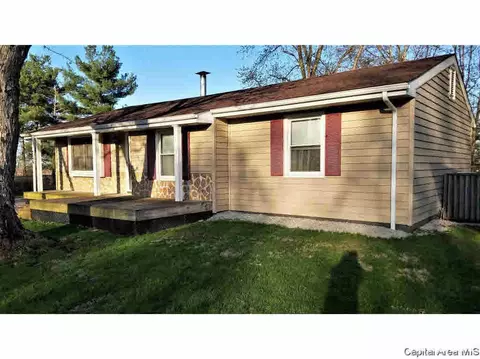 706 E Cardinal Ct, Athens, IL 62613 photo 2