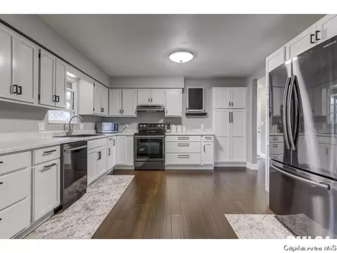 107 Exmore Dr, Springfield, IL 62704 photo 4