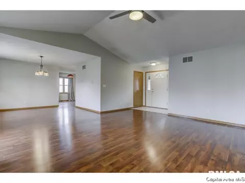 4372 Comanche, Springfield, IL 62711 photo 5