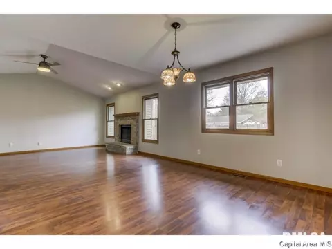 4372 Comanche, Springfield, IL 62711 photo 7