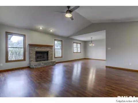 4372 Comanche, Springfield, IL 62711 photo 4