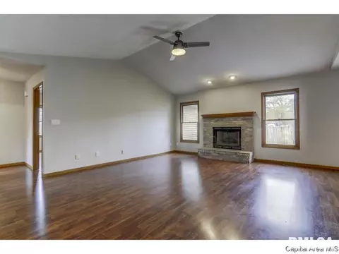 4372 Comanche, Springfield, IL 62711 photo 6