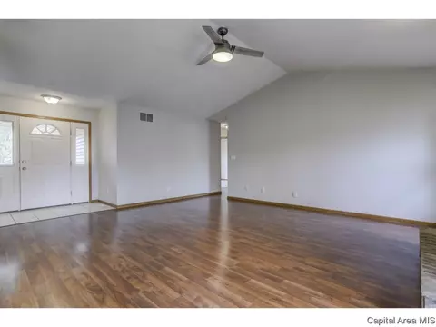 4372 Comanche, Springfield, IL 62711 photo 2