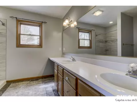 4372 Comanche, Springfield, IL 62711 photo 28