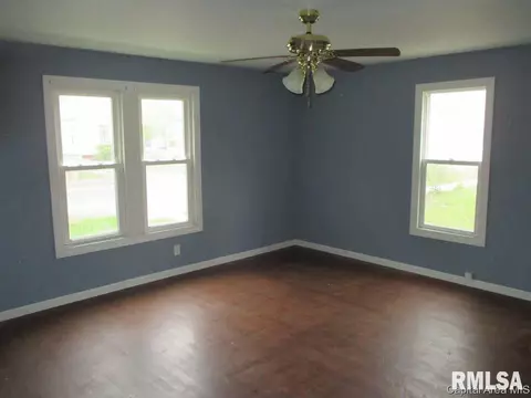 1215 N Bond St, Springfield, IL 62702 photo 4