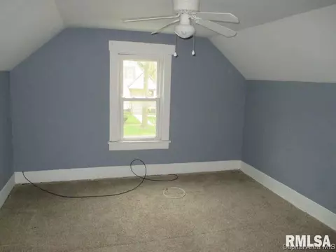 1215 N Bond St, Springfield, IL 62702 photo 15