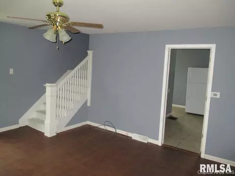 1215 N Bond St, Springfield, IL 62702 photo 2
