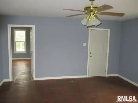 1215 N Bond St, Springfield, IL 62702 photo 3