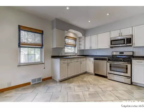 2141 Marland, Springfield, IL 62702 photo 6