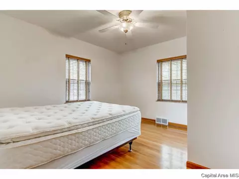 2141 Marland, Springfield, IL 62702 photo 13
