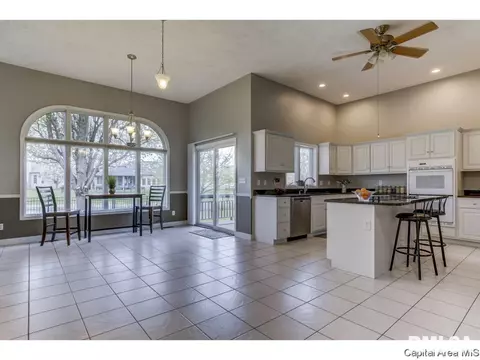 1605 Old Ivy Dr, Springfield, IL 62711 photo 10