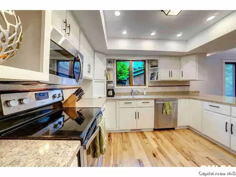 309 Thames River Rd, Springfield, IL 62711 photo 4