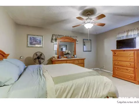 33 Claymont, Springfield, IL 62704 photo 7