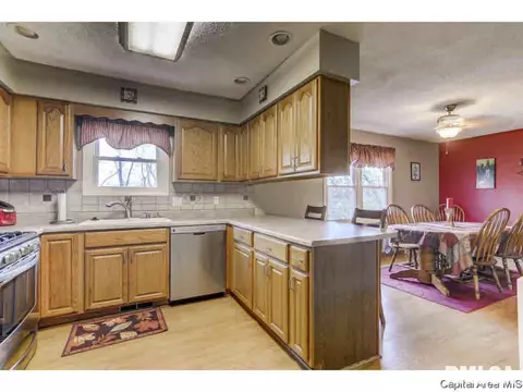 33 Claymont, Springfield, IL 62704 photo 3