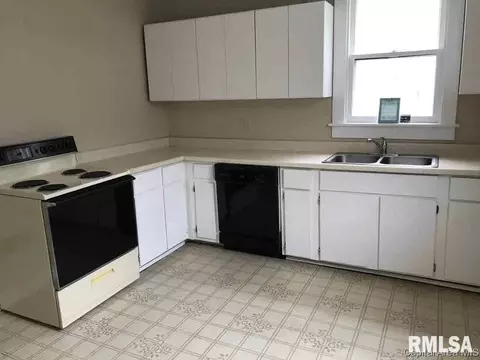 516 S Macarthur Ave, Springfield, IL 62704 photo 2