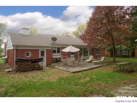 2009 Greenbriar Rd, Springfield, IL 62704 photo 2