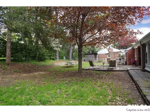 2009 Greenbriar Rd, Springfield, IL 62704 photo 4