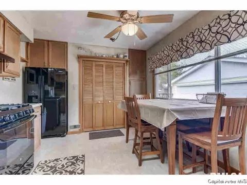 1317 Valley Dr, Springfield, IL 62702 photo 9
