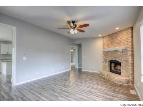 4088 Thornbrook, Springfield, IL 62711 photo 4