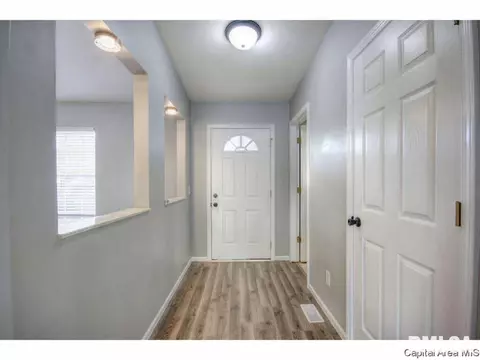 4088 Thornbrook, Springfield, IL 62711 photo 2