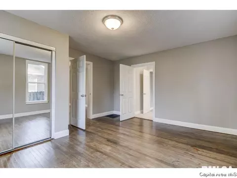 111 W Cedar St, Springfield, IL 62704 photo 17