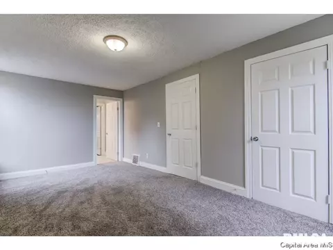 111 W Cedar St, Springfield, IL 62704 photo 12