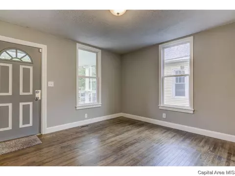 111 W Cedar St, Springfield, IL 62704 photo 4