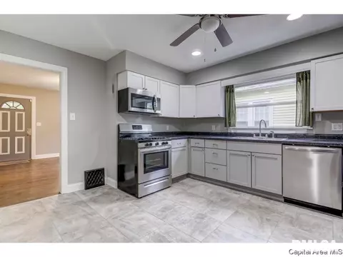 111 W Cedar St, Springfield, IL 62704 photo 9