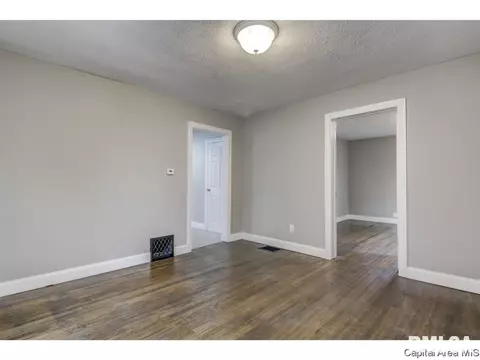 111 W Cedar St, Springfield, IL 62704 photo 3