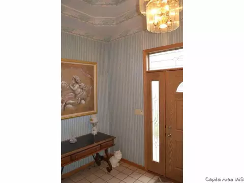 2512 Shawnee Dr, Springfield, IL 62702 photo 2