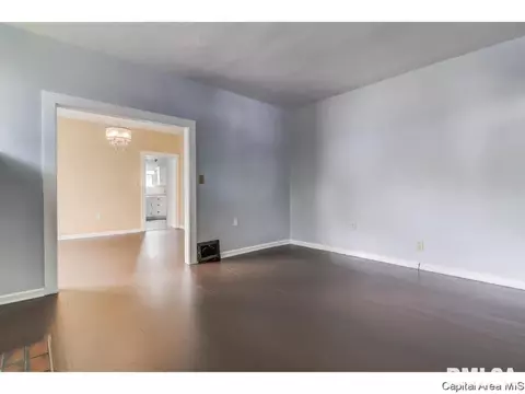 917 S State, Springfield, IL 62704 photo 2