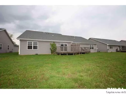 412 E Spruce St, Chatham, IL 62629 photo 4