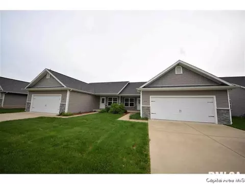 412 E Spruce St, Chatham, IL 62629 photo 1