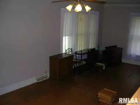 706 S New, Springfield, IL 62704 photo 2
