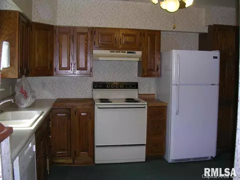 706 S New, Springfield, IL 62704 photo 4