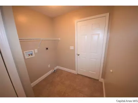 502 E Spruce St, Chatham, IL 62629 photo 13