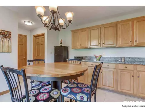 1813 Tremont Dr, Springfield, IL 62711 photo 17
