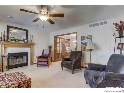 1813 Tremont Dr, Springfield, IL 62711 photo 11