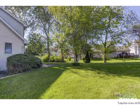 1813 Tremont Dr, Springfield, IL 62711 photo 3