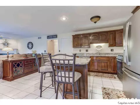 2525 Shadow Chaser Dr, Springfield, IL 62711 photo 12