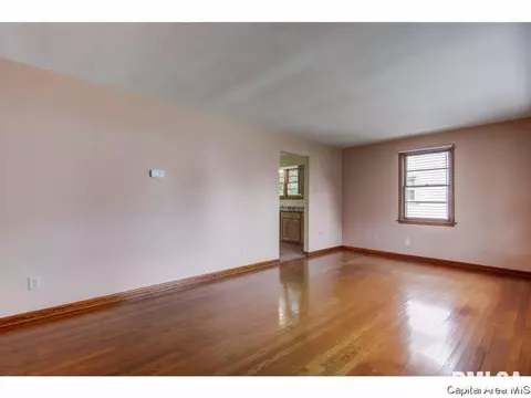 3216 Neptune Ave, Springfield, IL 62707 photo 4